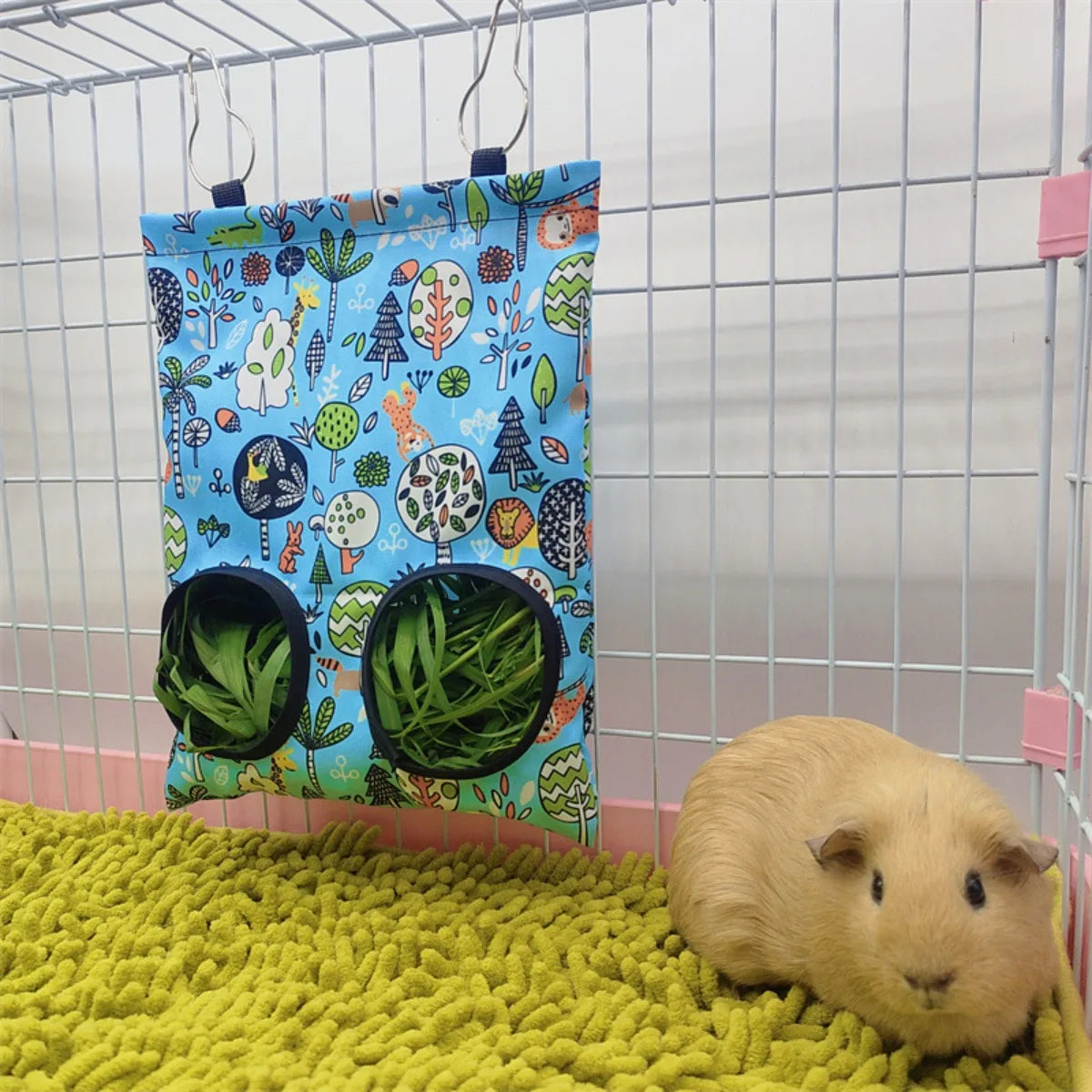 Hanging Rabbit Hay Feeder