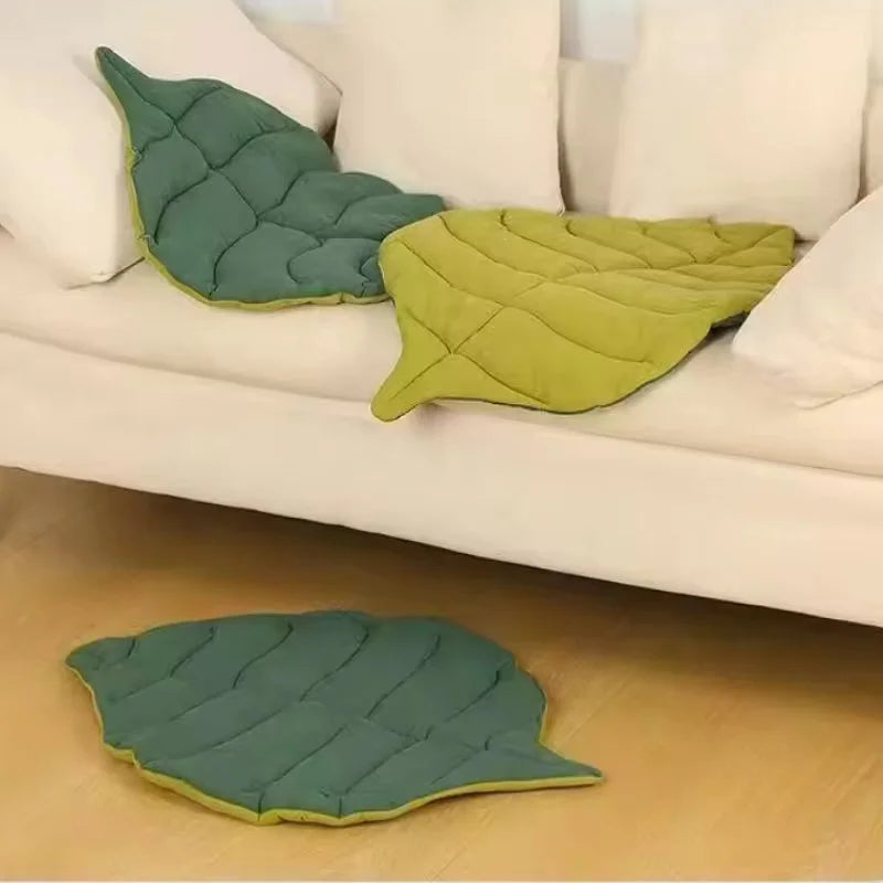 Leaf-Shaped Pet Bed Mat